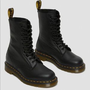 Doc Marten 1490 Virginia Leather Mid Calf Boot